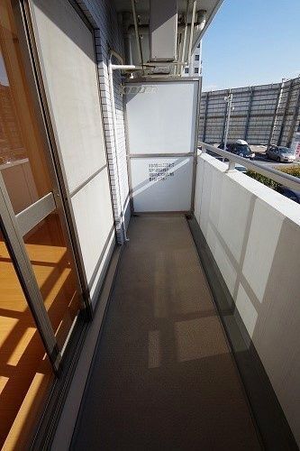バルコニー　類似室内