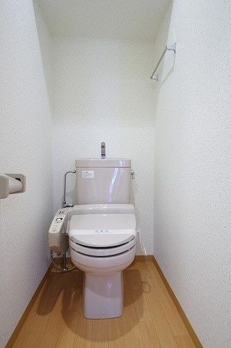 トイレ　類似室内