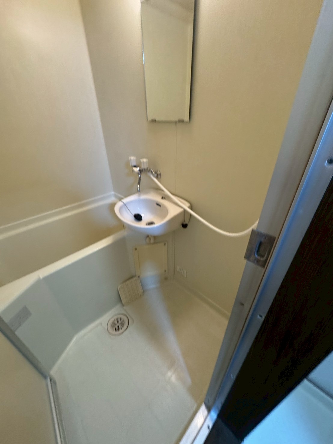 バス・シャワールーム　同建物別部屋写真です