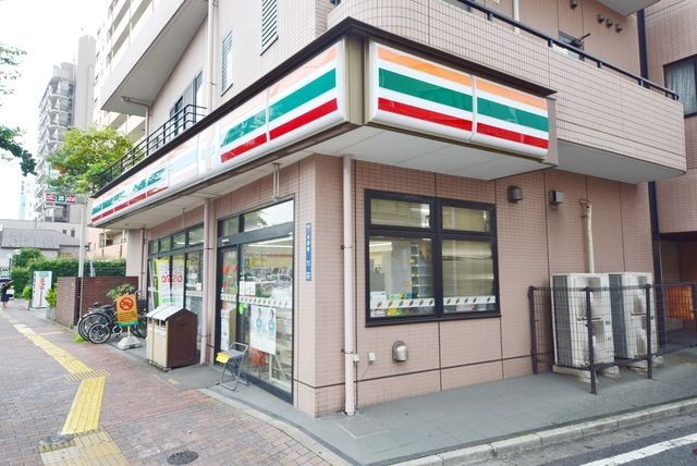 コンビニ　セブンイレブン板橋大原町店（コンビニ）まで747m