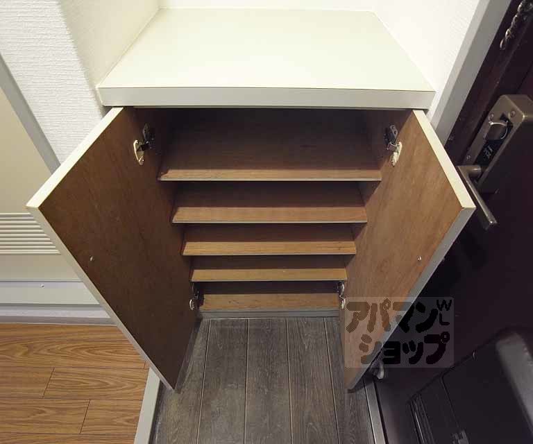 収納　シューズボックス