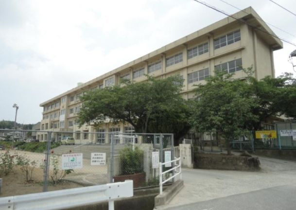 小学校　坪生小学校（小学校）まで1402m