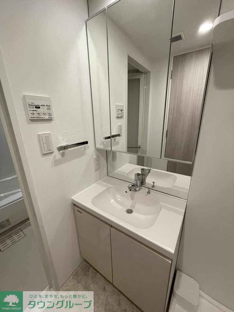 洗面設備　※色目は奇数階の同じタイプ部屋の写真