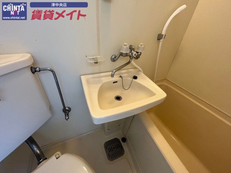 洗面設備　同物件別部屋写真
