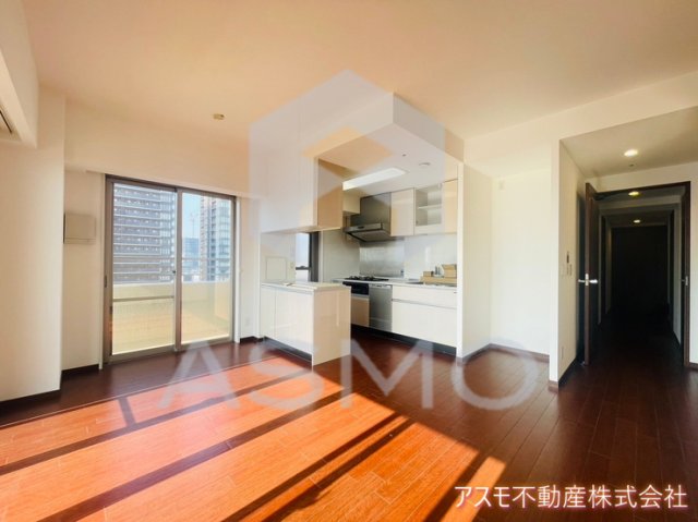 居室・リビング　同マンション別部屋参考写真