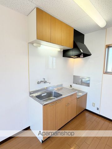 ＪＲ東海道本線 磐田駅 バス乗車時間：18分 最寄りバス停で下車 徒歩5分 2階建 築22年のキッチン写真