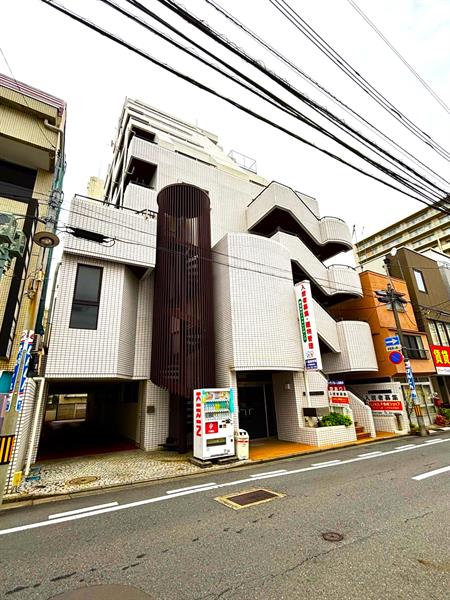 建物外観　9階建ての鉄骨鉄筋コンクリート造のマンションです！