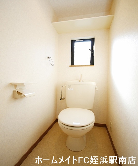 トイレ　★小窓付きで換気もバッチリです♪★参考写真