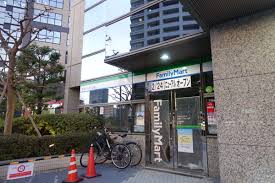 コンビニ　ファミリーマート新宿アイタウン店（コンビニ）まで158m