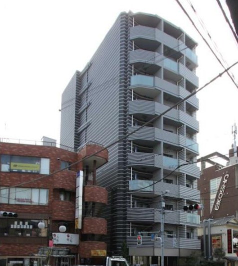 建物外観　鉄筋コンクリート造のがっちりとした建物。