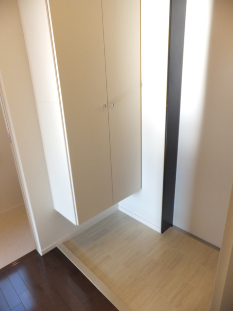 玄関　別部屋同間取り写真