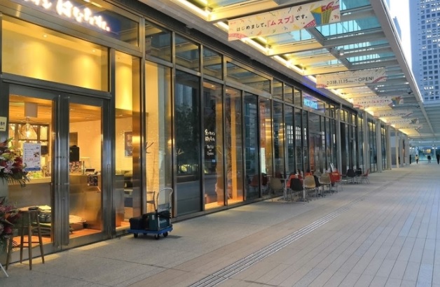 ショッピングセンター　ムスブ田町SHOPS＆RESTAURANTS（ショッピングセンター）まで370m