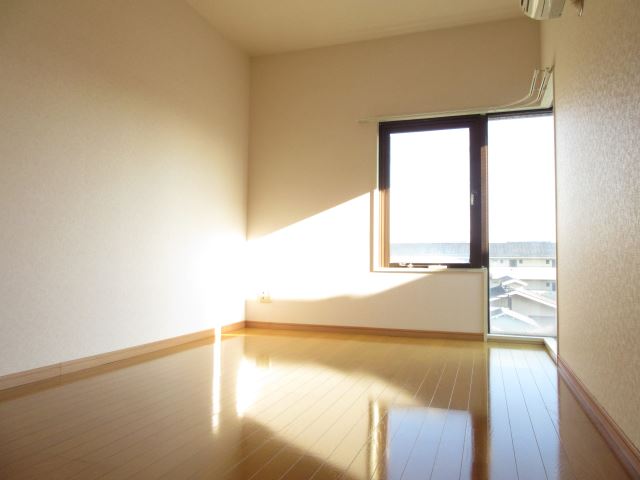 フジパレスの居間写真