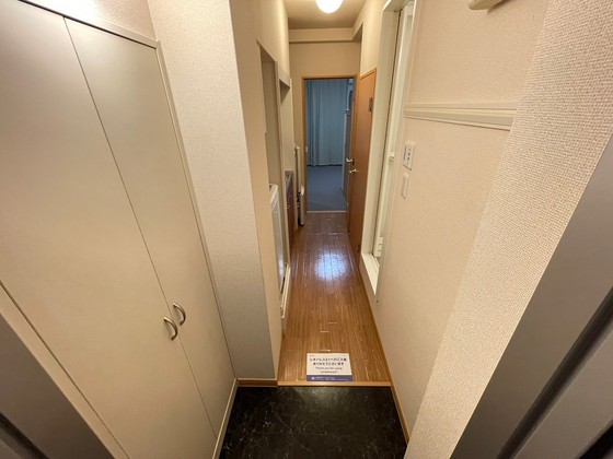 玄関　※別号室の写真です