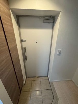 ＪＲ南武線 久地駅 徒歩7分 5階建 築2年の玄関写真