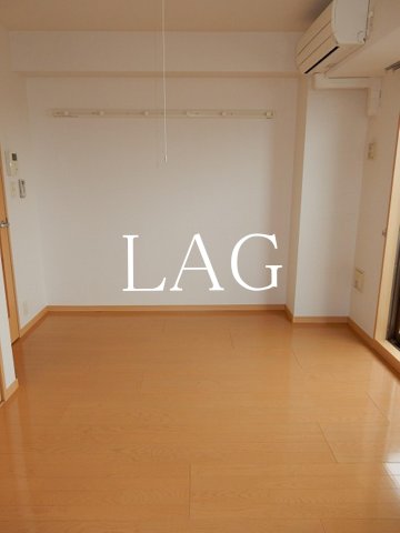 TNGビルの居間写真