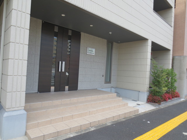 エントランス　重厚感のあるエントランス