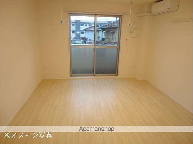ＪＲ福塩線 備後本庄駅 徒歩25分 2階建 築10年の居間写真