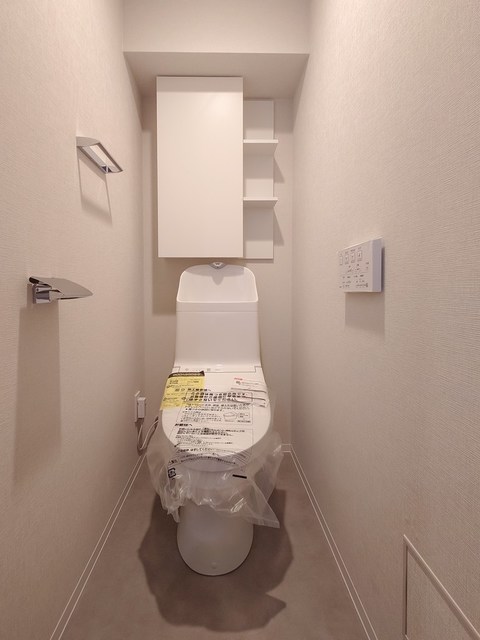トイレ　※写真は同タイプ住戸です。