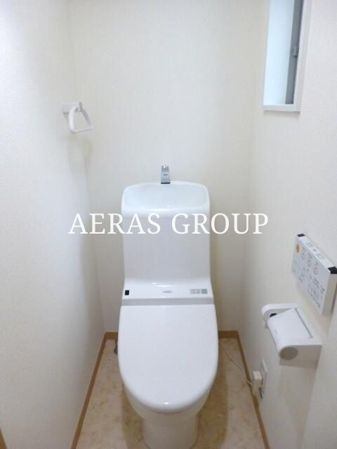 東急東横線 白楽駅 徒歩6分 3階建 築12年のトイレ写真