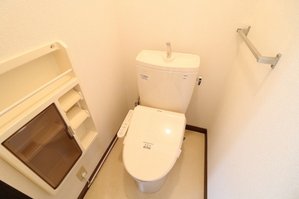 千波アークガーデン B1棟のトイレ写真