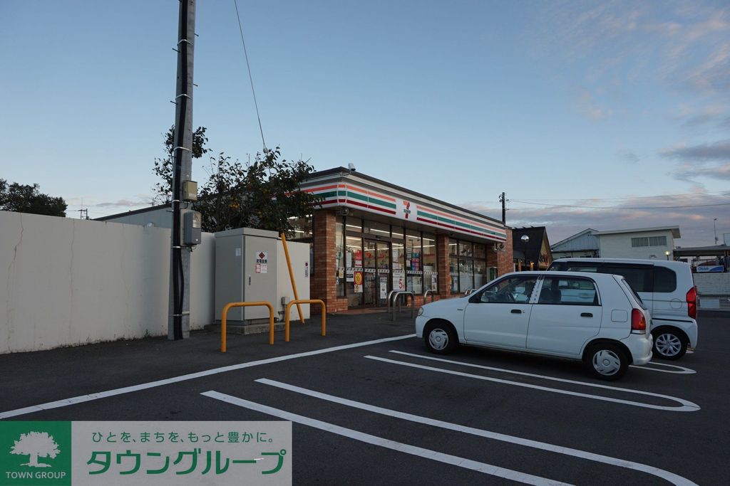 コンビニ　ローソン伊勢原東大竹店（コンビニ）まで560m