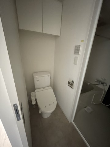 トイレ　イメージとして同建物他部屋を表示しています