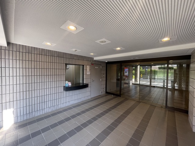 ＪＲ横浜線 鴨居駅 徒歩16分 8階建 築34年の外観写真