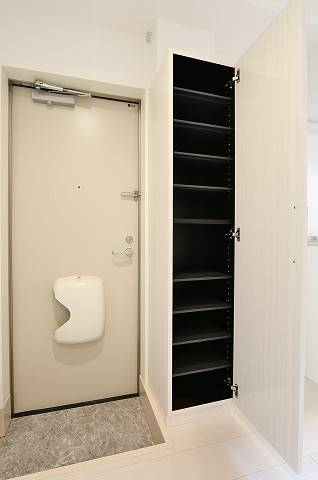 地下鉄七隈線 別府駅 徒歩9分 2階建 築11年の玄関写真