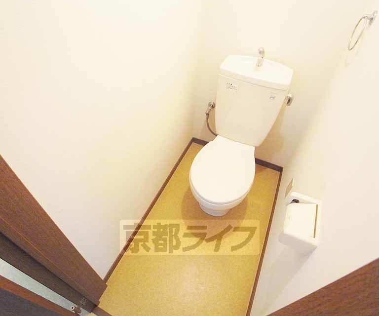 ＪＲ山陰本線 花園駅 徒歩10分 2階建 築21年のトイレ写真