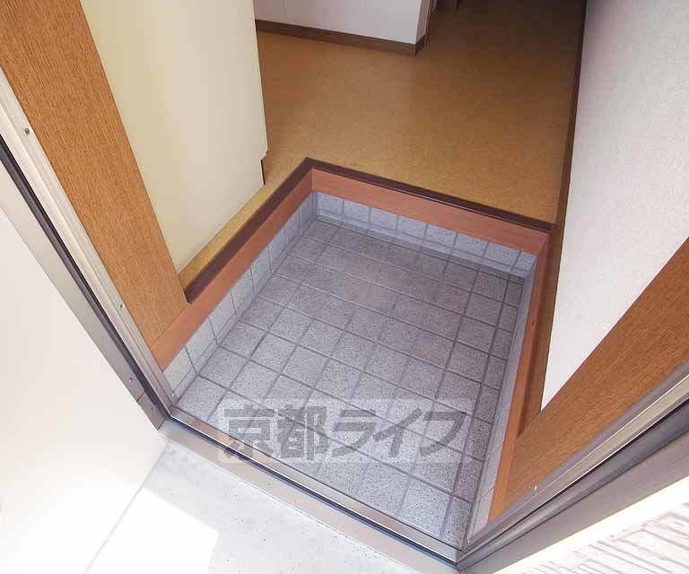 ＪＲ山陰本線 花園駅 徒歩10分 2階建 築21年の玄関写真