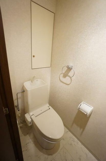 トイレ　※同仕様写真含む