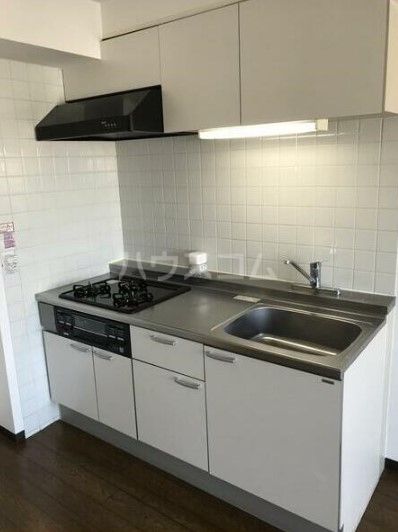 アルデール三郷C棟のキッチン写真