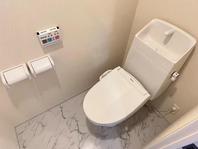 京阪本線 萱島駅 徒歩9分 3階建 築6年のトイレ写真
