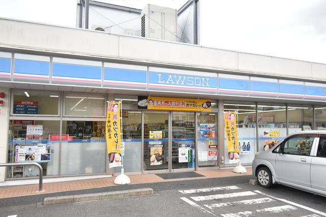 コンビニ　ローソン緑区鳴海町店（コンビニ）まで200m