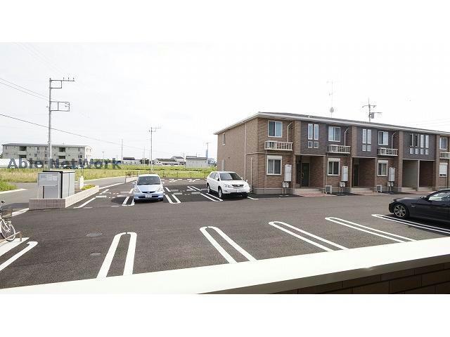 駐車場　駐車場