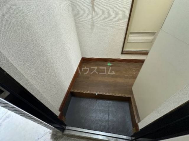 東急目黒線 西小山駅 徒歩8分 2階建 築97年の玄関写真
