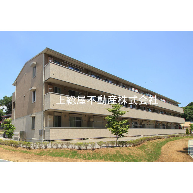 建物外観　オートロック付きで何かと安心