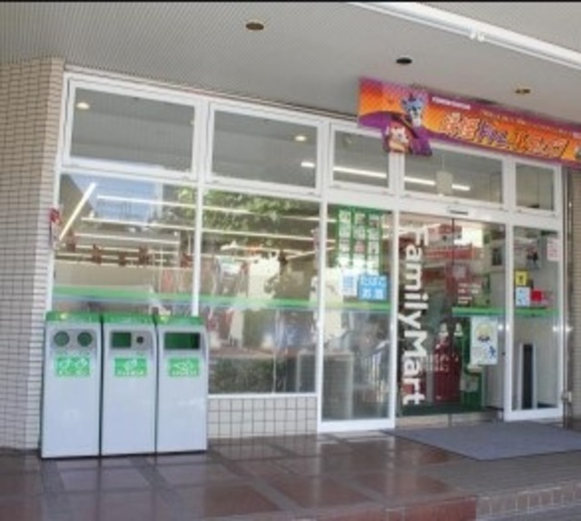 コンビニ　ファミリーマート台東1丁目店（コンビニ）まで371m