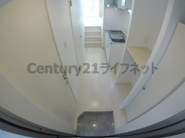 地下鉄御堂筋線 西中島南方駅 徒歩13分 2階建 築10年の玄関写真