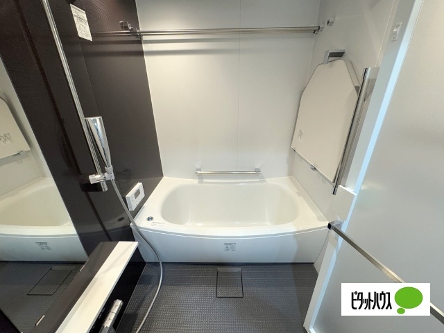 バス・シャワールーム　※同タイプの部屋の写真です。