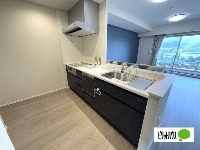 キッチン　※同タイプの部屋の写真です。