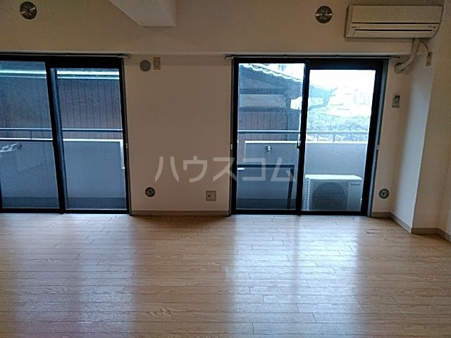 アンダルシア市川の居間写真