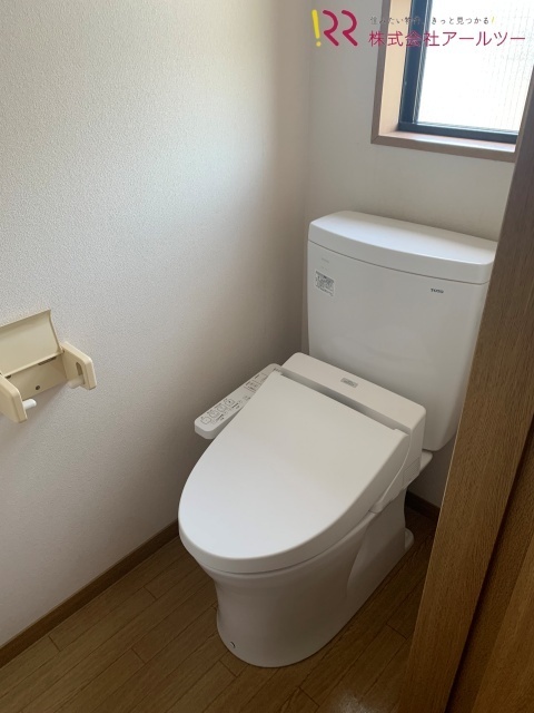 トイレ　ウォシュレット便座