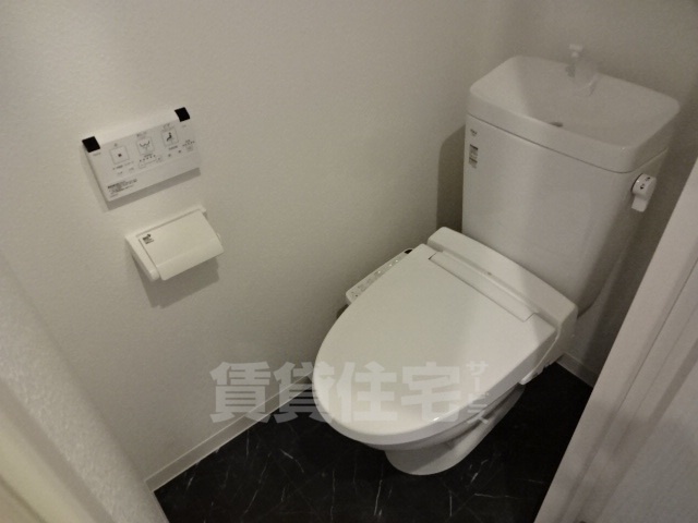 近鉄大阪線 近鉄八尾駅 徒歩3分 7階建 築8年のトイレ写真