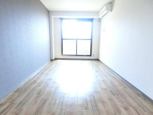 ドエル南本町の居間写真