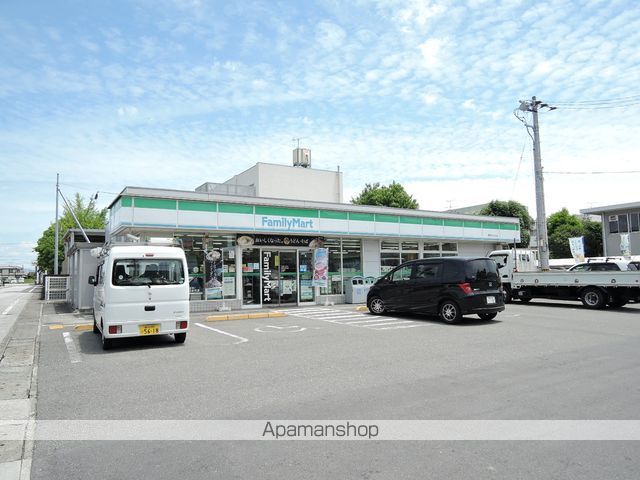 コンビニ　ファミリーマート南国おおそね店（コンビニ）まで658m