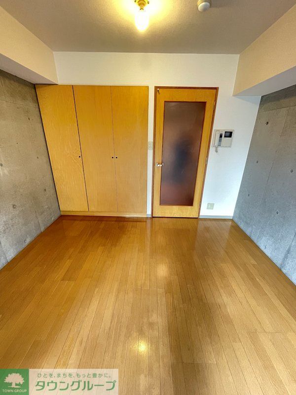 ドミール妙典の居間写真