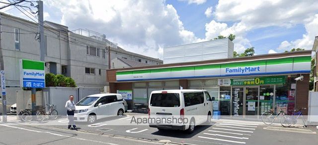 コンビニ　ファミリーマート（コンビニ）まで878m