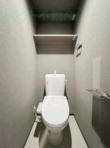 地下鉄鶴舞線 丸の内駅 徒歩7分 14階建 築3年のトイレ写真